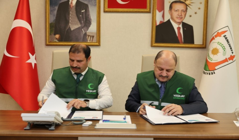 ŞANLIURFA BÜYÜKŞEHİR BELEDİYESİ İLE YEŞİLAY ARASINDA İŞ BİRLİĞİ PROTOKOLÜ
