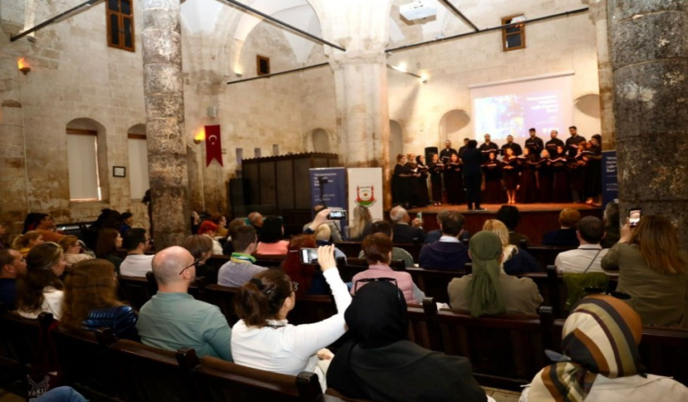 “MEZOPOTAMYA’NIN MUCİZELERİ” PROGRAMI ŞANLIURFA’DA YOĞUN İLGİ GÖRDÜ