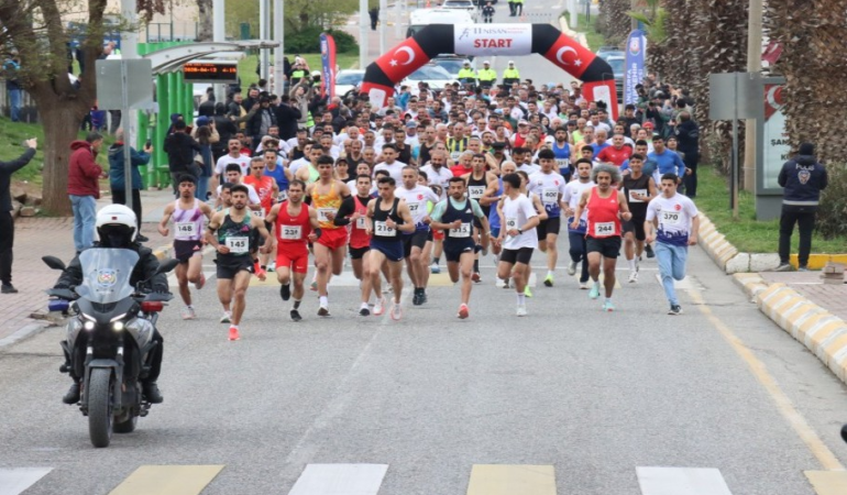 ŞANLIURFA’DA 500 SPORCU TARİHTEN BİLİME KOŞTU