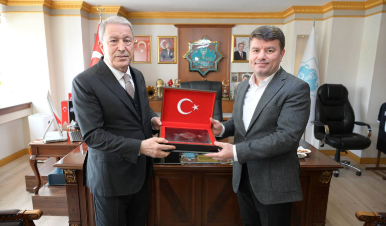 Tbmm milli savunma komisyonu başkanı akar, aksaray belediyesi’ni ziyaret etti
