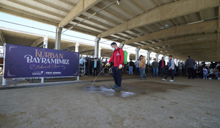 Büyükşehir, Ortak Kullanım Alanlarını Bayrama Hazırlıyor