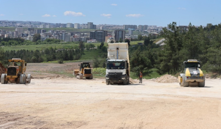 BÜYÜKŞEHİR, ŞEHİR HASTANESİ ULAŞIM AĞINI GENİŞLETİYOR