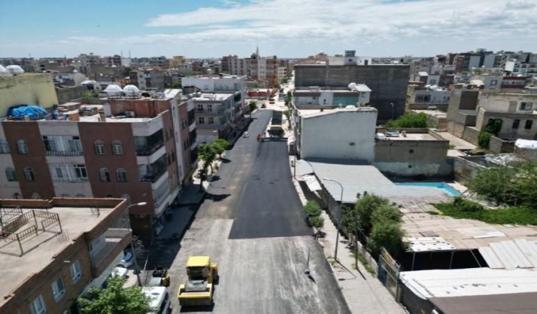 VİRANŞEHİR UĞUR BORAN CADDESİ’NDE ASFALT SEVİNCİ