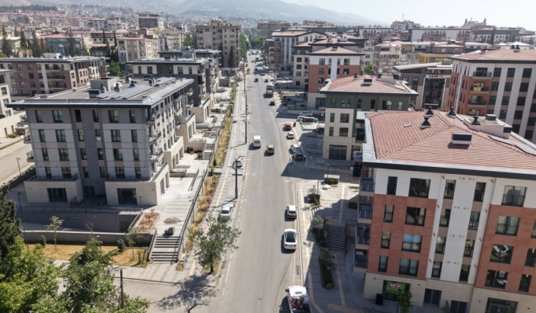 Büyükşehir, Zübeyde Hanım’da Son Kat Asfalta Geçiyor