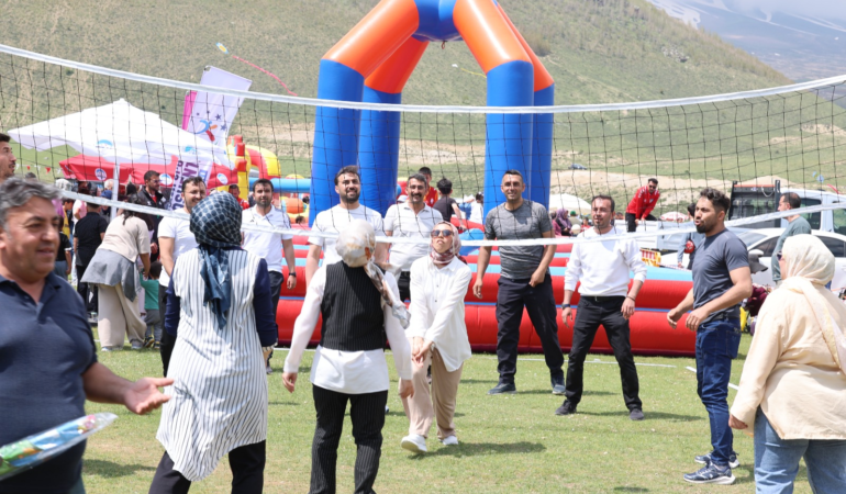 Gökyüzünün En Renkli Buluşması Develi Beleşme Yaylası’nda Gerçekleşti