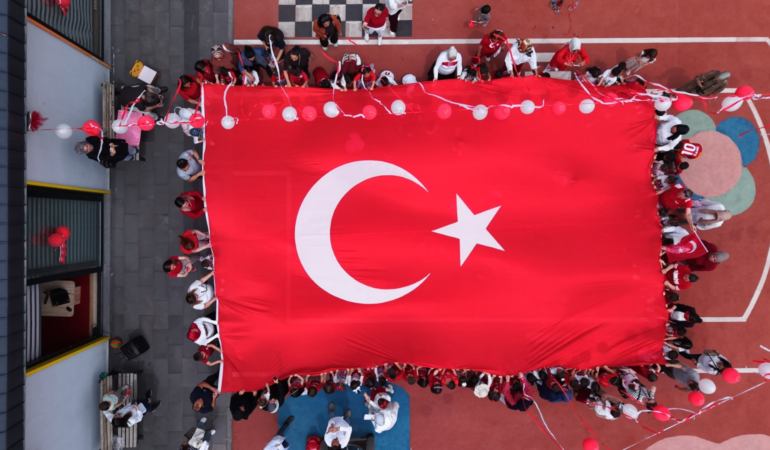 Büyükşehir’in Çocuk Kütüphanesi Miniklerinden A Milli Takıma Yürekleri Isıtan Destek
