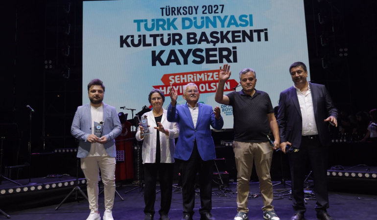Dadaloğlu Şenliklerinde Konuşan Büyükkılıç: Sizler Bizim Olmazsa Olmazımızsınız