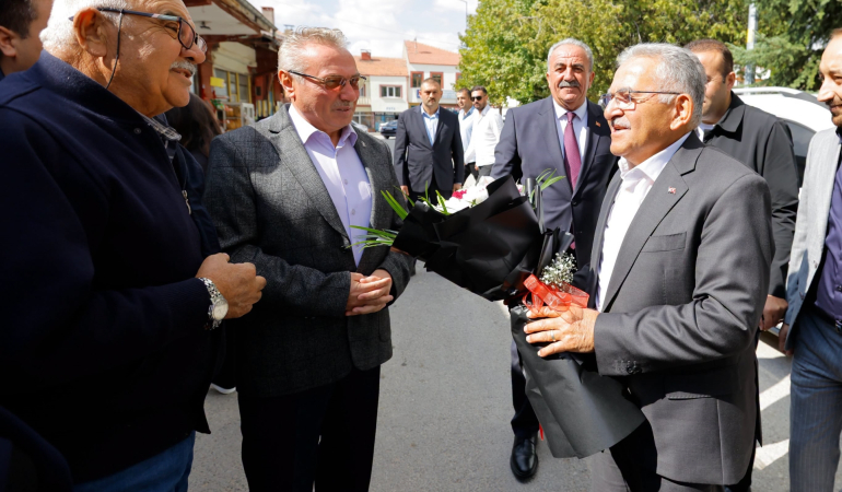 Başkan Büyükkılıç’tan Üç İlçede Saha Mesaisi: Muhtarların Taleplerini Yerinde Dinledi